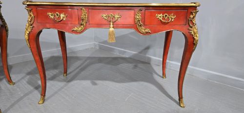 OUTSTANDING PAIR OF RED LAQUERED BUREAU PLATT DESKS - ADDITIONAL PHOTO 4