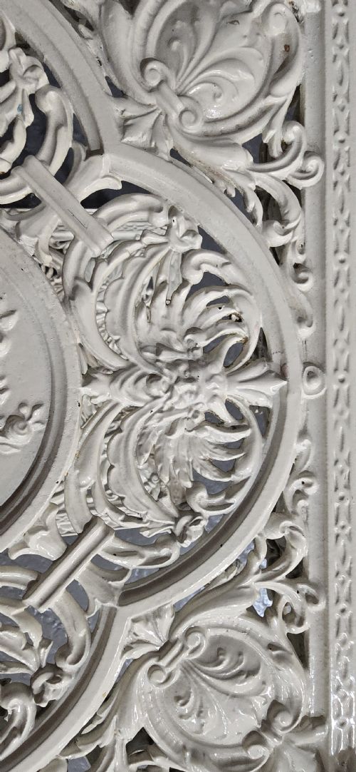 OUTSTANDING CAST IRON JARDINERE STAND - ADDITIONAL PHOTO 6