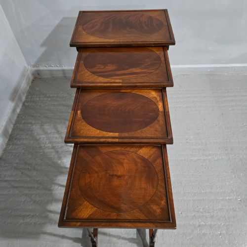 MAHOGANY QUARTETTO NEST OF TABLES - ADDITIONAL PHOTO 1