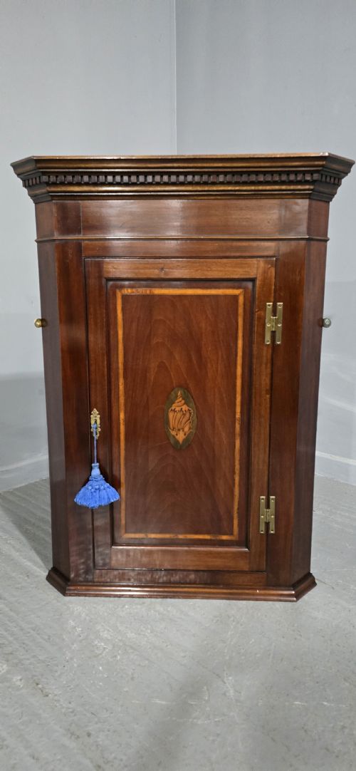 fig 1. Super Quality Georgian Hanging Corner Cabinet