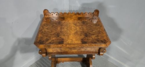 SUPERB BURR WALNUT CONSOLE HALL TABLE - ADDITIONAL PHOTO 3