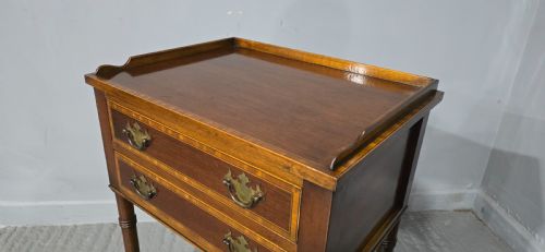 VERY PRETTY TWO DRAWER SIDE TABLE - ADDITIONAL PHOTO 4