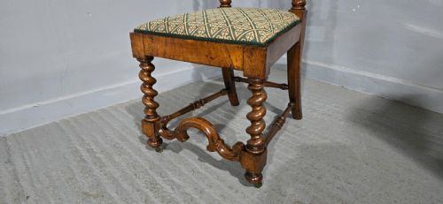 WONDERFUL WALNUT HALL CHAIR - ADDITIONAL PHOTO 4