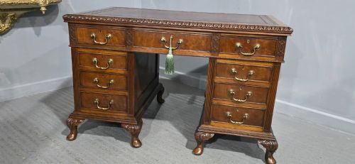 SUPERB CHIPPENDALE MAHOGANY PEDESTAL DESK - ADDITIONAL PHOTO 3