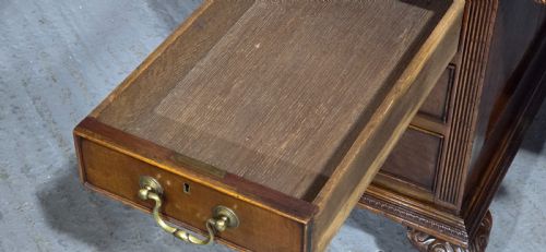 SUPERB CHIPPENDALE MAHOGANY PEDESTAL DESK - ADDITIONAL PHOTO 12
