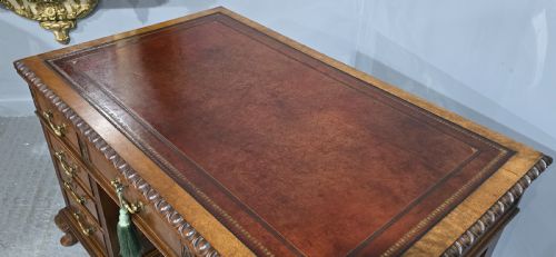 SUPERB CHIPPENDALE MAHOGANY PEDESTAL DESK - ADDITIONAL PHOTO 16