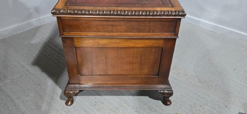 SUPERB CHIPPENDALE MAHOGANY PEDESTAL DESK - ADDITIONAL PHOTO 18