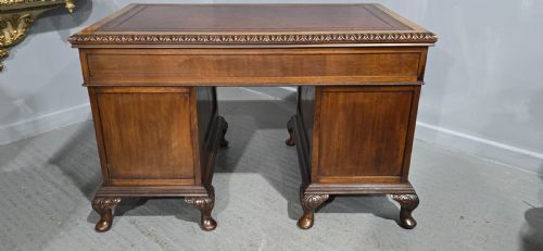 SUPERB CHIPPENDALE MAHOGANY PEDESTAL DESK - ADDITIONAL PHOTO 19
