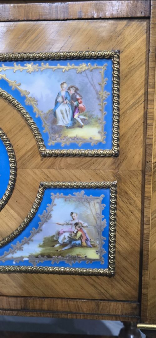 SUPERB SATINWOOD AND SEVRES PLAQUE CABINET OF SMALL PROPORTIONS - ADDITIONAL PHOTO 3