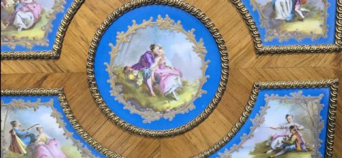 SUPERB SATINWOOD AND SEVRES PLAQUE CABINET OF SMALL PROPORTIONS - ADDITIONAL PHOTO 4