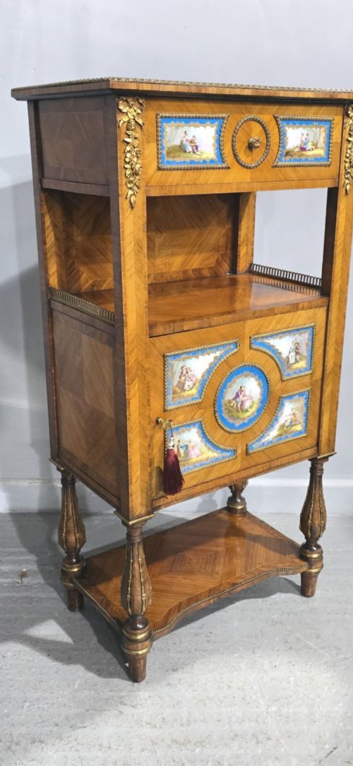 SUPERB SATINWOOD AND SEVRES PLAQUE CABINET OF SMALL PROPORTIONS - ADDITIONAL PHOTO 5