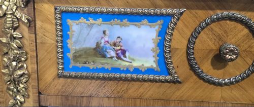 SUPERB SATINWOOD AND SEVRES PLAQUE CABINET OF SMALL PROPORTIONS - ADDITIONAL PHOTO 9