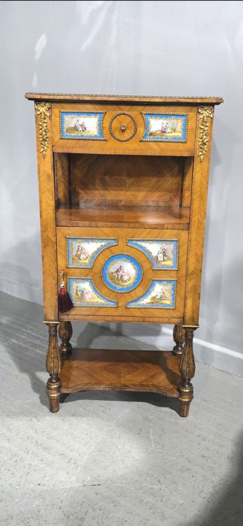 SUPERB SATINWOOD AND SEVRES PLAQUE CABINET OF SMALL PROPORTIONS - ADDITIONAL PHOTO 12