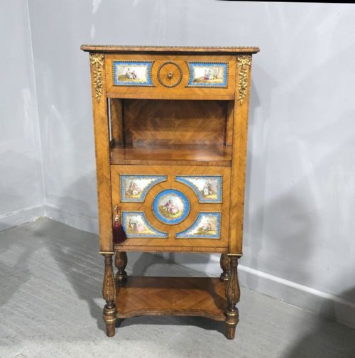 SUPERB SATINWOOD AND SEVRES PLAQUE CABINET OF SMALL PROPORTIONS - ADDITIONAL PHOTO 13