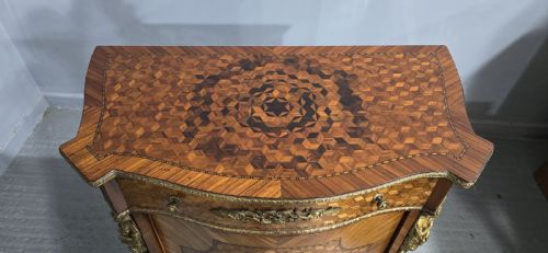 OUTSTANDING FRENCH SERPENTINE SIDE CABINET - ADDITIONAL PHOTO 10