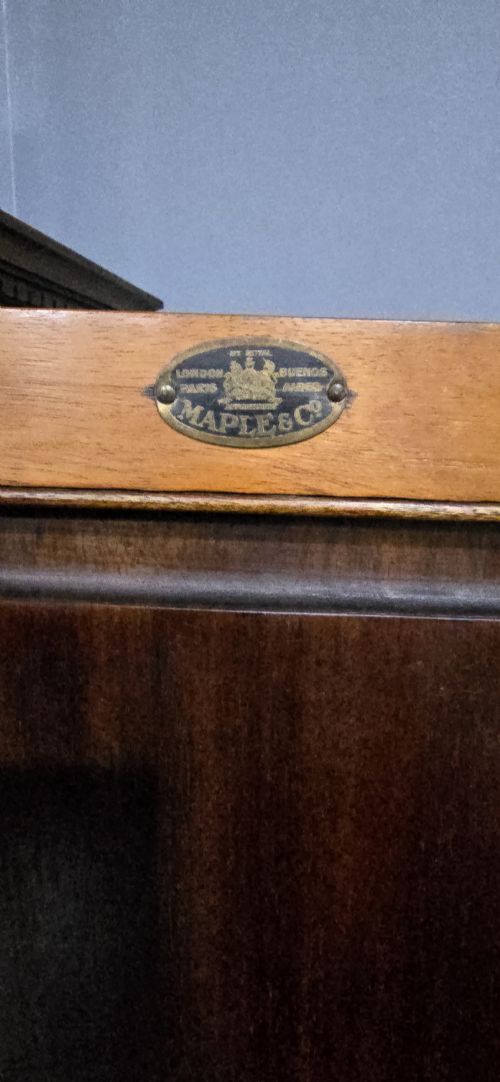TOP QUALITY MAHOGANY LINEN PRESS OF SMALL PROPORTIONS - ADDITIONAL PHOTO 9