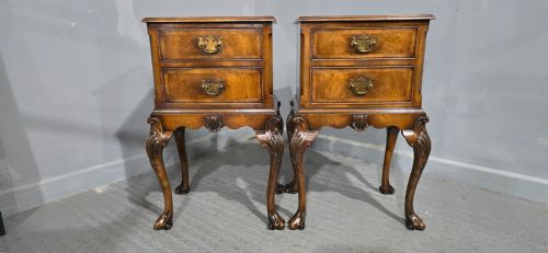 fig 1. Top Quality Queen Anne Walnut Bedside Chest of Drawers