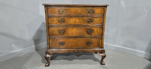fig 1. Superb Queen Anne Walnut Chest of Drawers