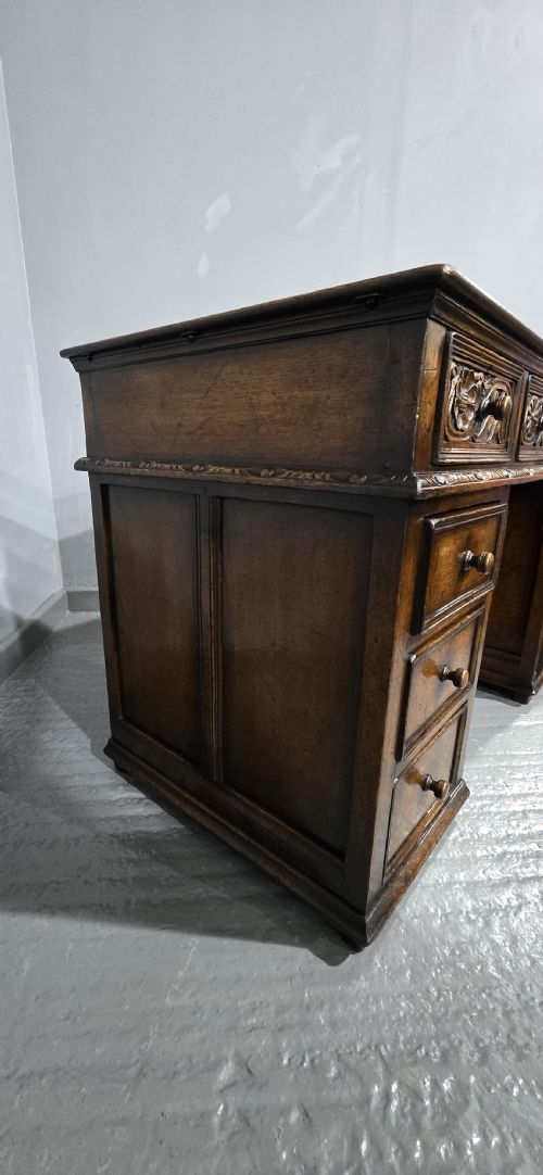 QUALITY OAK PEDESTAL DESK - ADDITIONAL PHOTO 2
