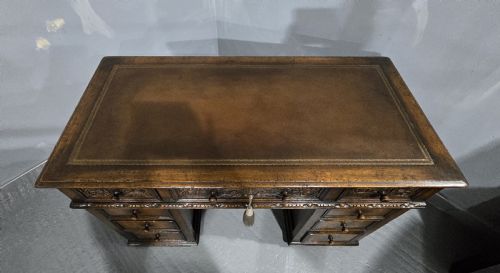 QUALITY OAK PEDESTAL DESK - ADDITIONAL PHOTO 6