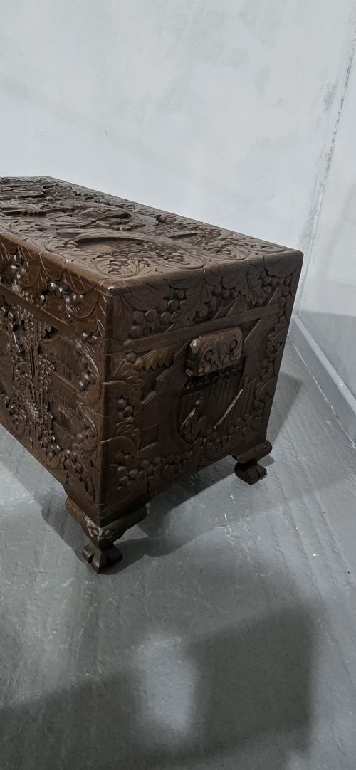 CARVED CHINESE CAMPHOR WOOD CHEST - ADDITIONAL PHOTO 3