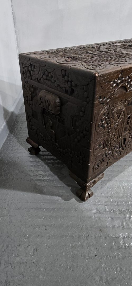 CARVED CHINESE CAMPHOR WOOD CHEST - ADDITIONAL PHOTO 4