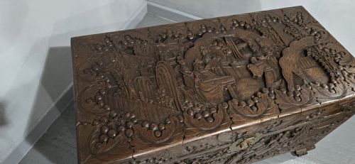 CARVED CHINESE CAMPHOR WOOD CHEST - ADDITIONAL PHOTO 5