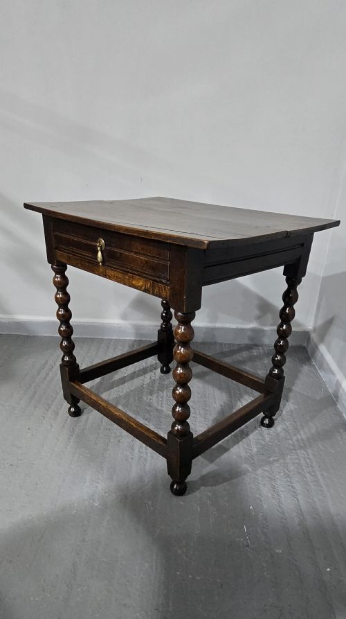 FINE C17TH OAK SIDE TABLE - ADDITIONAL PHOTO 1