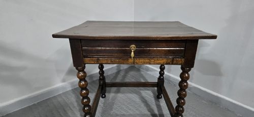 FINE C17TH OAK SIDE TABLE - ADDITIONAL PHOTO 2