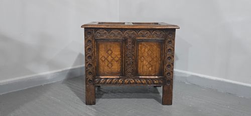 VERY SMALL OAK INLAID COFFER - ADDITIONAL PHOTO 3