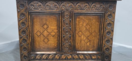 VERY SMALL OAK INLAID COFFER - ADDITIONAL PHOTO 4