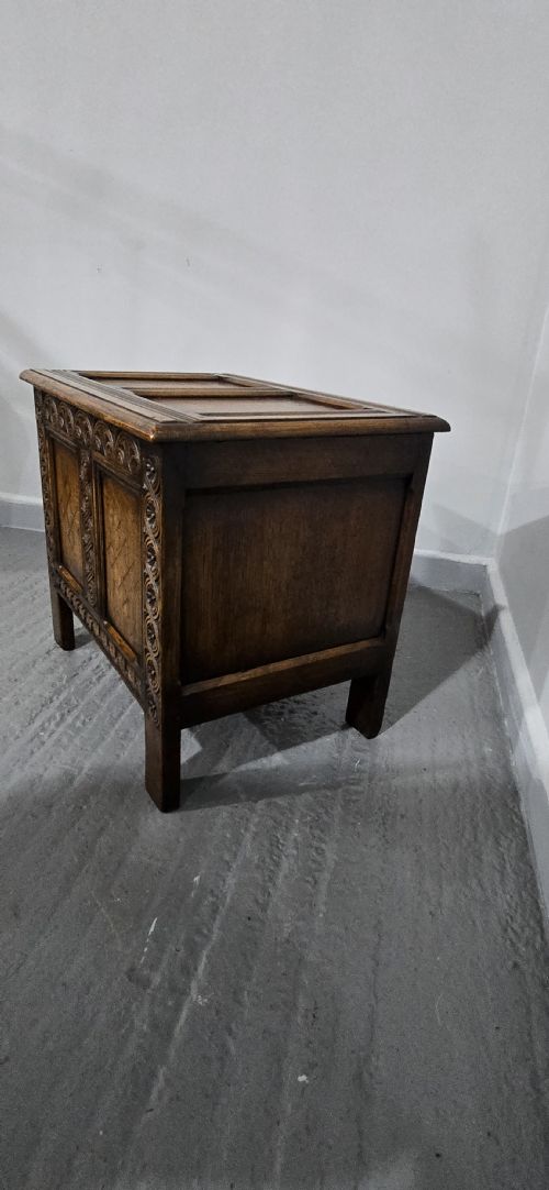 VERY SMALL OAK INLAID COFFER - ADDITIONAL PHOTO 6