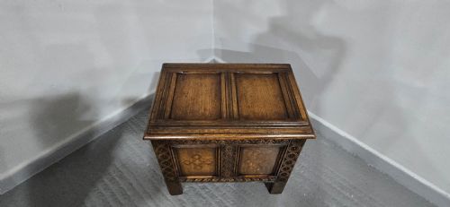 VERY SMALL OAK INLAID COFFER - ADDITIONAL PHOTO 7