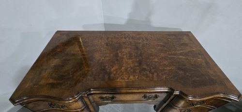 fig 1. Super Queen Anne Walnut Dressing Table