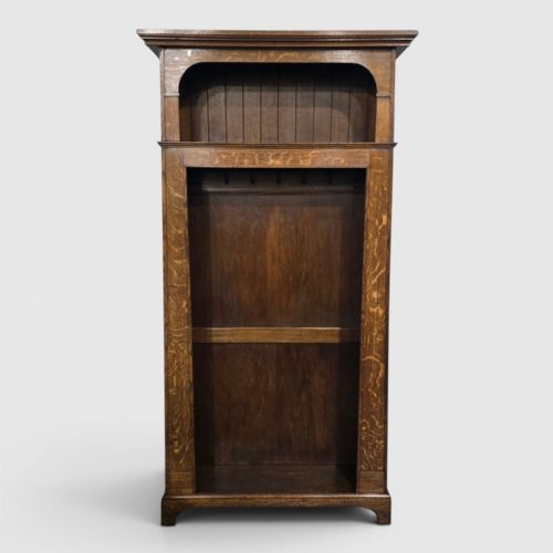 FINE OAK HANGING HALL RROBE