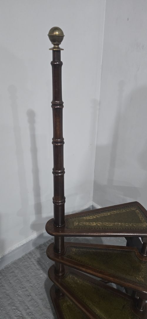 GOOD SET MAHOGANY LIBRARY STEPS - ADDITIONAL PHOTO 5