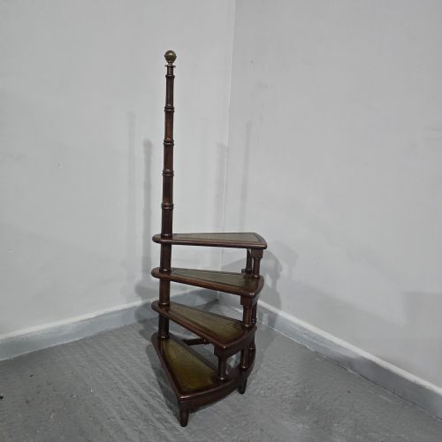 GOOD SET MAHOGANY LIBRARY STEPS - ADDITIONAL PHOTO 1