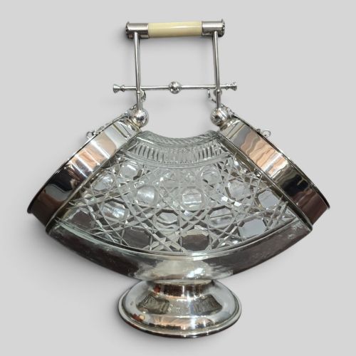 Fine Hobnail Cut Edwardian Biscuit Barrel