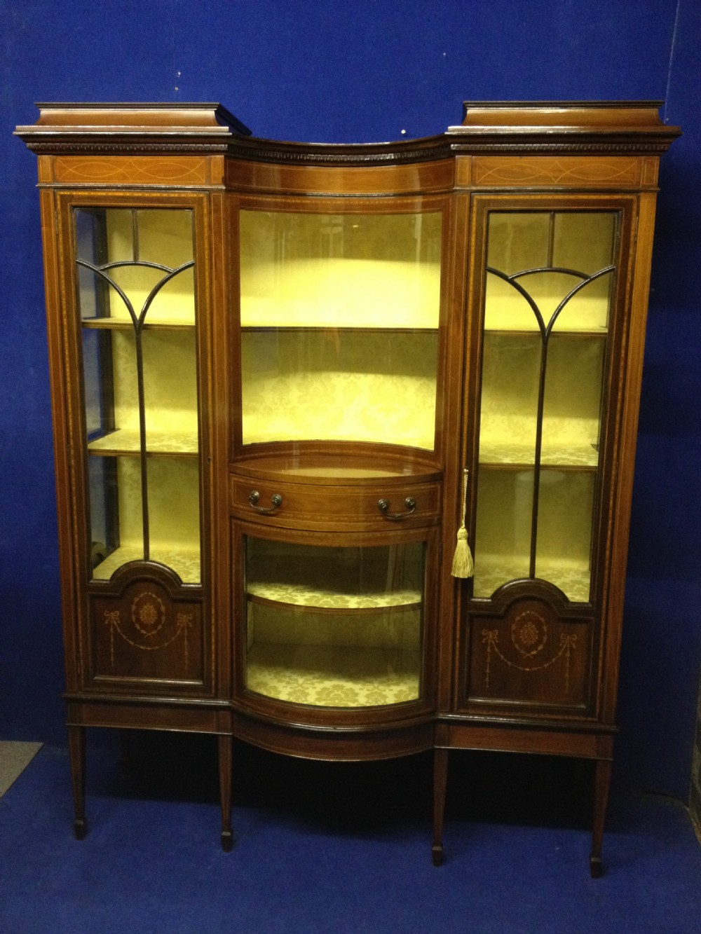 Top Quality Display Cabinet