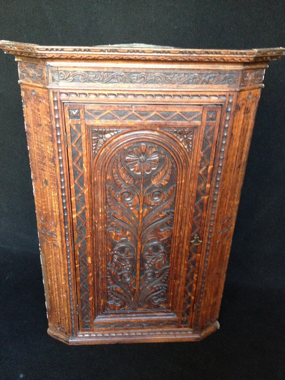 Victorian oak hanging corner cabinet