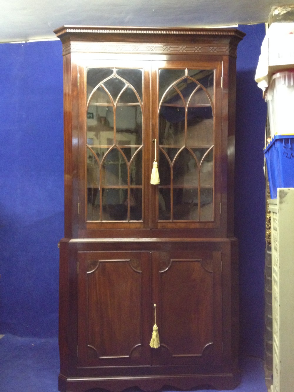 Excellent Quality Georgian Mahogany Corner cabinet