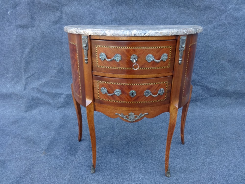 Small inlaid Bombe Commode Chest of Drawers
