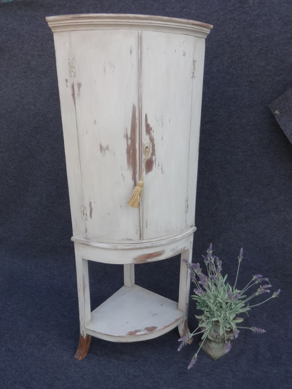 Georgian Corner Cabinet on Stand