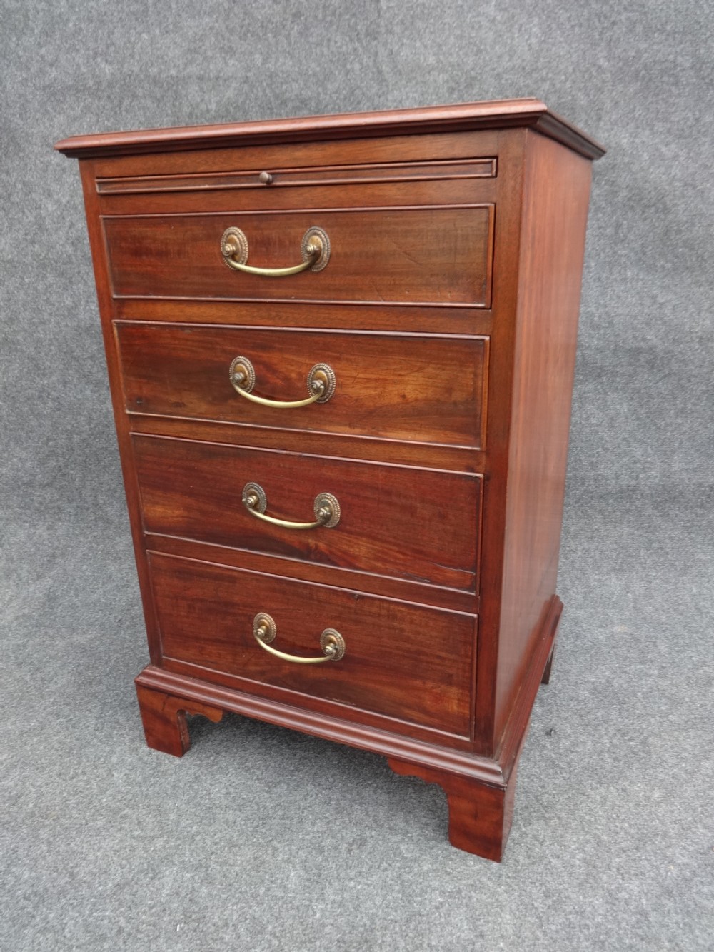 Small Georgian Chest of Drawers