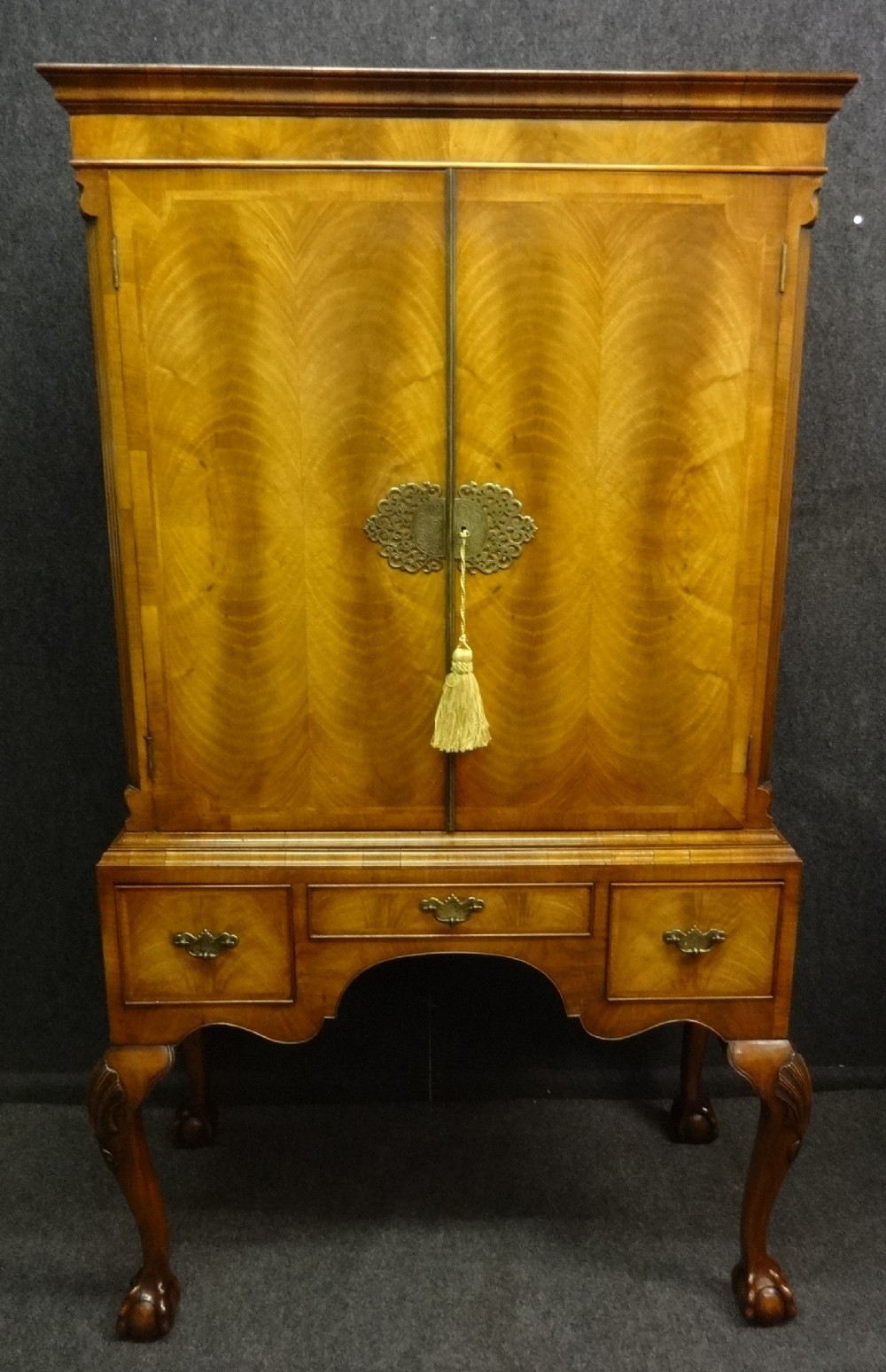 Excellent quality Walnut Cocktail Cabinet