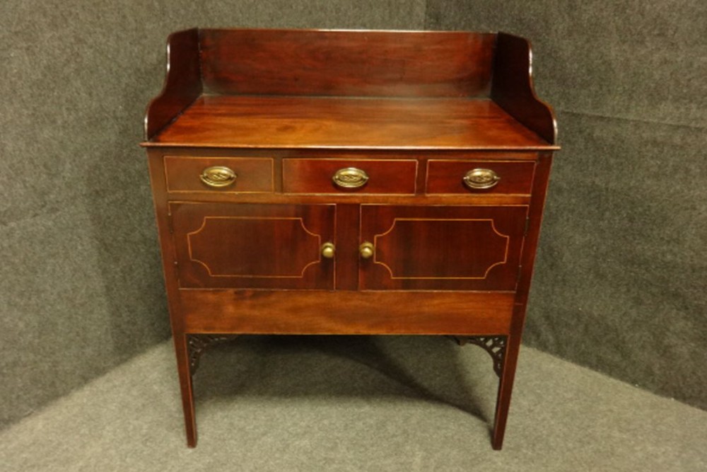 Very good Inlaid Georgian Mahogany Washstand