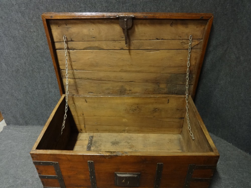 EARLY 19TH CENTURY TEAK ANGLO-INDIAN IRON STRAPPED CHEST – TRUNK View IX