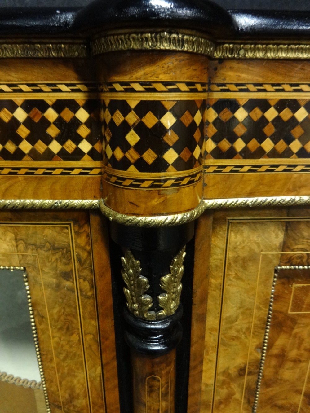 Top Quality Burr Walnut Inlaid Credenza View VI