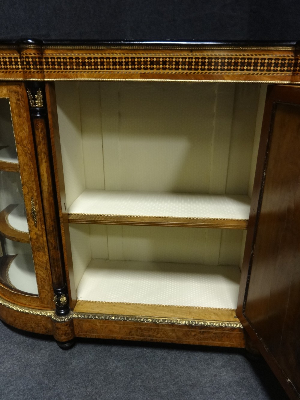 Top Quality Burr Walnut Inlaid Credenza View XIII