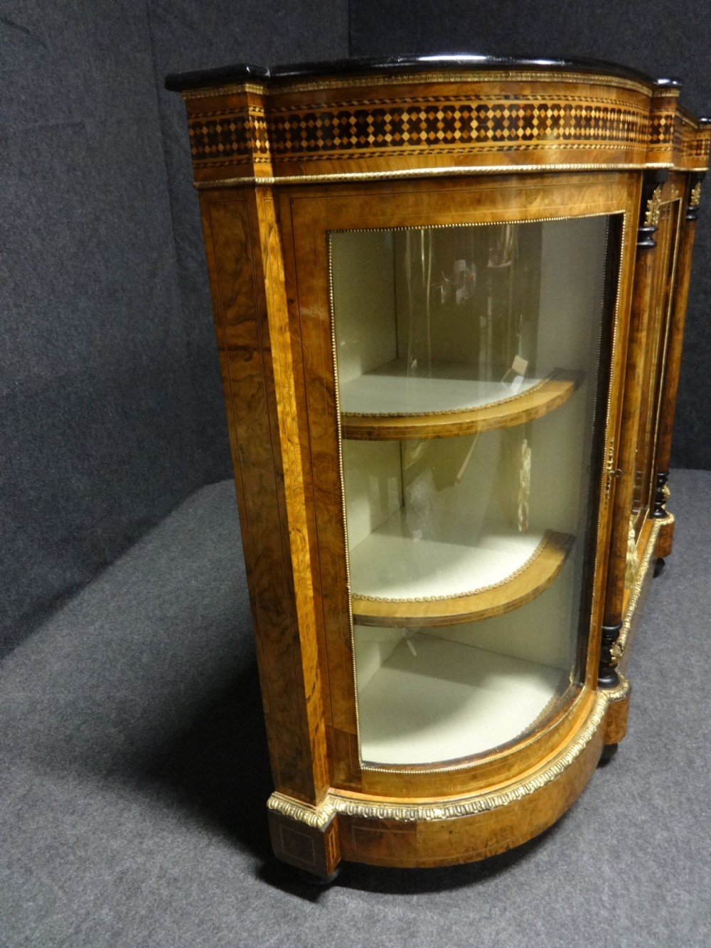 Top Quality Burr Walnut Inlaid Credenza View XVI